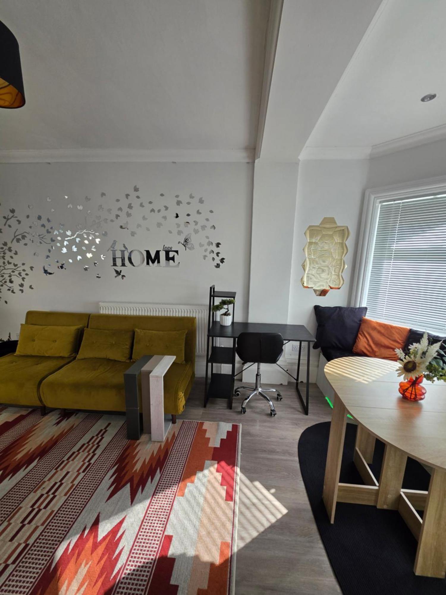 Cosy West End Flat Near Leas And Channel Tunnel Apartment Folkestone